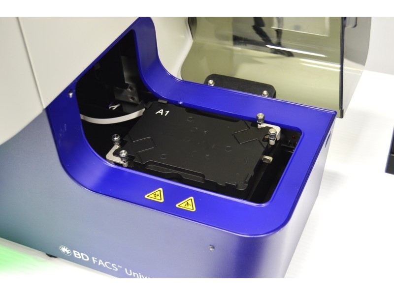 BD FACSLyric IVD Flow Cytometer (3)Lasers(12)Colors/(14)Detectors with Universal Loader - Made in 2025